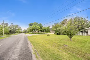 2322 Monteleon St, Grand Prairie, TX 75051 - Photo 28