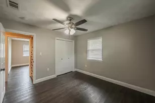 2322 Monteleon St, Grand Prairie, TX 75051 - Photo 10