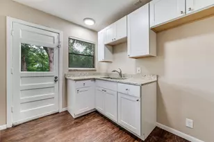 1110 Lucille St, Irving, TX 75060 - Photo 10