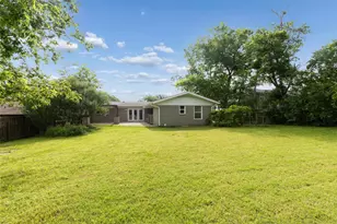 717 NW 6th St, Grand Prairie, TX 75050 - Photo 24