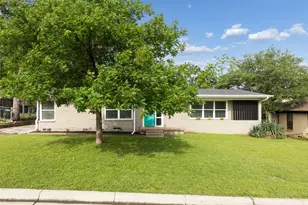 717 NW 6th St, Grand Prairie, TX 75050 - Photo 2