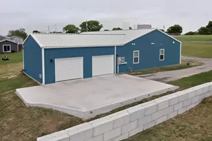 613 Kentucky Town Rd, Whitewright, TX 75491 - Photo 36