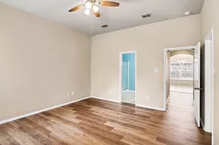 633 Horn St, Crowley, TX 76036 - Photo 4