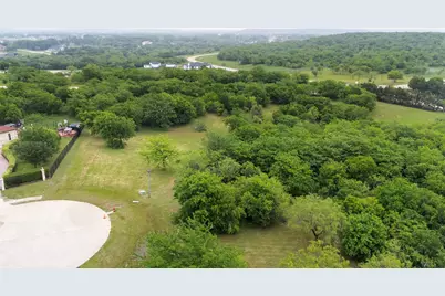 1207 Tulip Court, Grand Prairie, TX 75104 - Photo 2