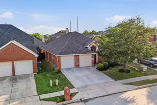 15525 Landing Creek Ln, Fort Worth, TX 76262 - Photo 4