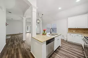 15525 Landing Creek Ln, Fort Worth, TX 76262 - Photo 8