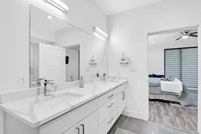 162 S Cisco Street, Dallas, TX 75246 - Photo 16