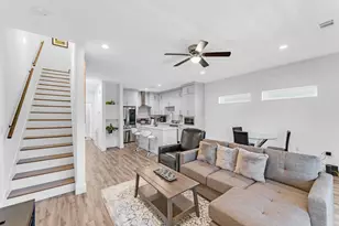 162 S Cisco St, Dallas, TX 75246 - Photo 2