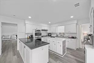 3925 Greenhills Ct W, Irving, TX 75038 - Photo 16