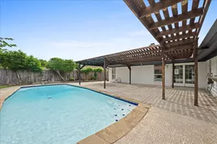 3925 Greenhills Ct W, Irving, TX 75038 - Photo 38