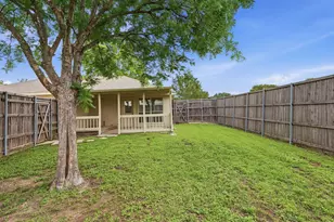 2833 Hidden Springs Dr, Mesquite, TX 75181 - Photo 32