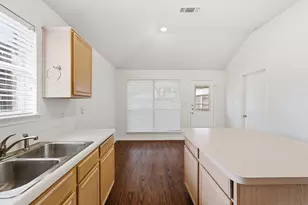 2833 Hidden Springs Dr, Mesquite, TX 75181 - Photo 14