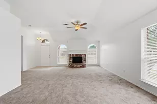 2833 Hidden Springs Dr, Mesquite, TX 75181 - Photo 10
