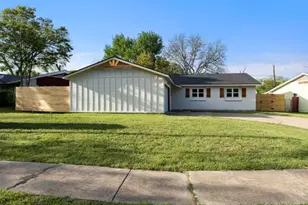 4633 Lynnacre Dr, Dallas, TX 75211 - Photo 2