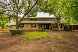 104 Wildwood Ct, Azle, TX 76020 - Photo 2