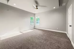 1124 Jones St, Greenville, TX 75401 - Photo 8