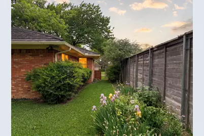 8832 Antrim Drive, Dallas, TX 75218 - Photo 34