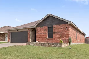 317 Quail Crossing Dr, Sanger, TX 76266 - Photo 2
