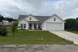 527 Siesta Ct, Granbury, TX 76048 - Photo 2