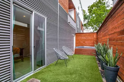 4401 Roseland Avenue #B, Dallas, TX 75204 - Photo 12