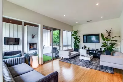4401 Roseland Avenue #B, Dallas, TX 75204 - Photo 2