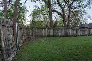 1910 S 12th St, Waco, TX 76706 - Photo 22