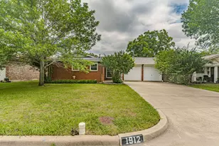 1912 15th St, Mineral Wells, TX 76067 - Photo 6