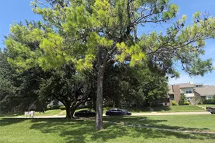 831 Creekside Dr, Lewisville, TX 75067 - Photo 32