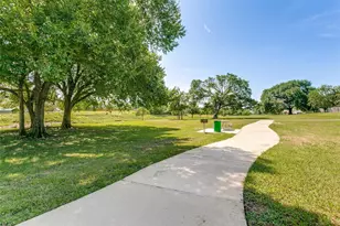 831 Creekside Dr, Lewisville, TX 75067 - Photo 36