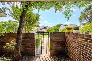 831 Creekside Dr, Lewisville, TX 75067 - Photo 4
