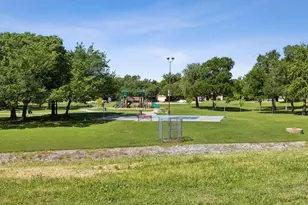831 Creekside Dr, Lewisville, TX 75067 - Photo 34
