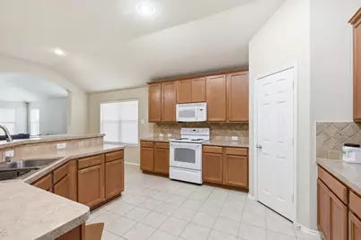 9125 Rainland Court, Arlington, TX 76002 - Photo 16