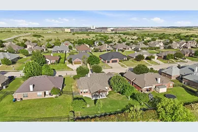 10909 Owl Creek Drive, Fort Worth, TX 76179 - Photo 2