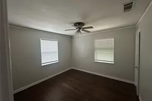 2806 Hedgerow Dr, Dallas, TX 75235 - Photo 10