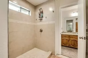 2024 Crooked Creek Ln, Arlington, TX 76006 - Photo 10