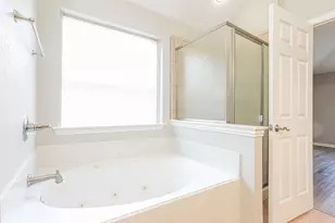 2240 Sparrow Hawk Ct, Grand Prairie, TX 75052 - Photo 22