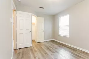 2240 Sparrow Hawk Ct, Grand Prairie, TX 75052 - Photo 28