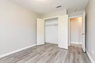2240 Sparrow Hawk Ct, Grand Prairie, TX 75052 - Photo 26