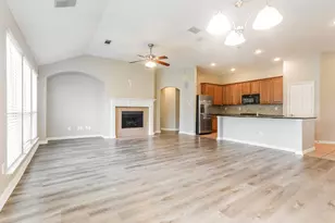 2240 Sparrow Hawk Ct, Grand Prairie, TX 75052 - Photo 6