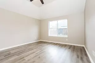 2240 Sparrow Hawk Ct, Grand Prairie, TX 75052 - Photo 18
