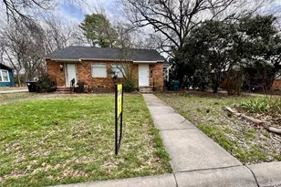 1018 Denton St, Denton, TX 76201 - Photo 2