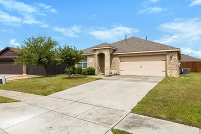 404 Paddock Lane, Celina, TX 75009 - Photo 2