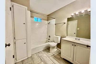 1107 N Locust Street #4, Denton, TX 76201 - Photo 6