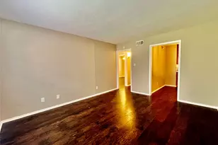1107 N Locust St, Denton, TX 76201 - Photo 2
