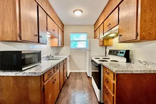 1107 N Locust St, Denton, TX 76201 - Photo 4