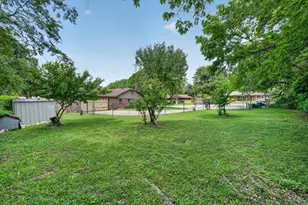 8330 Jerrie Jo Dr, North Richland Hills, TX 76180 - Photo 32