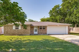 709 E Main St, Pilot Point, TX 76258 - Photo 1