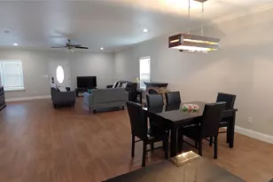 1012 E Oak St, Denton, TX 76205 - Photo 10