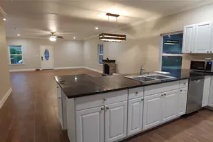 1012 E Oak St, Denton, TX 76205 - Photo 1