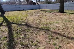 1012 E Oak St, Denton, TX 76205 - Photo 32